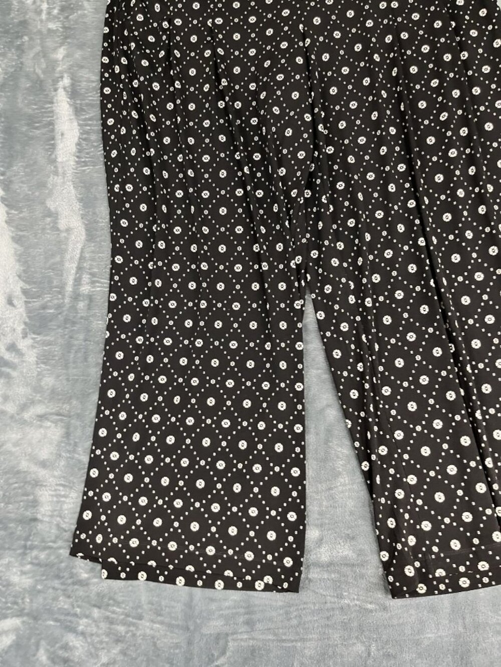 Lane Bryant Black & White Wide-Leg Pants Size 18/20 Floral Print - Picture 3 of 10